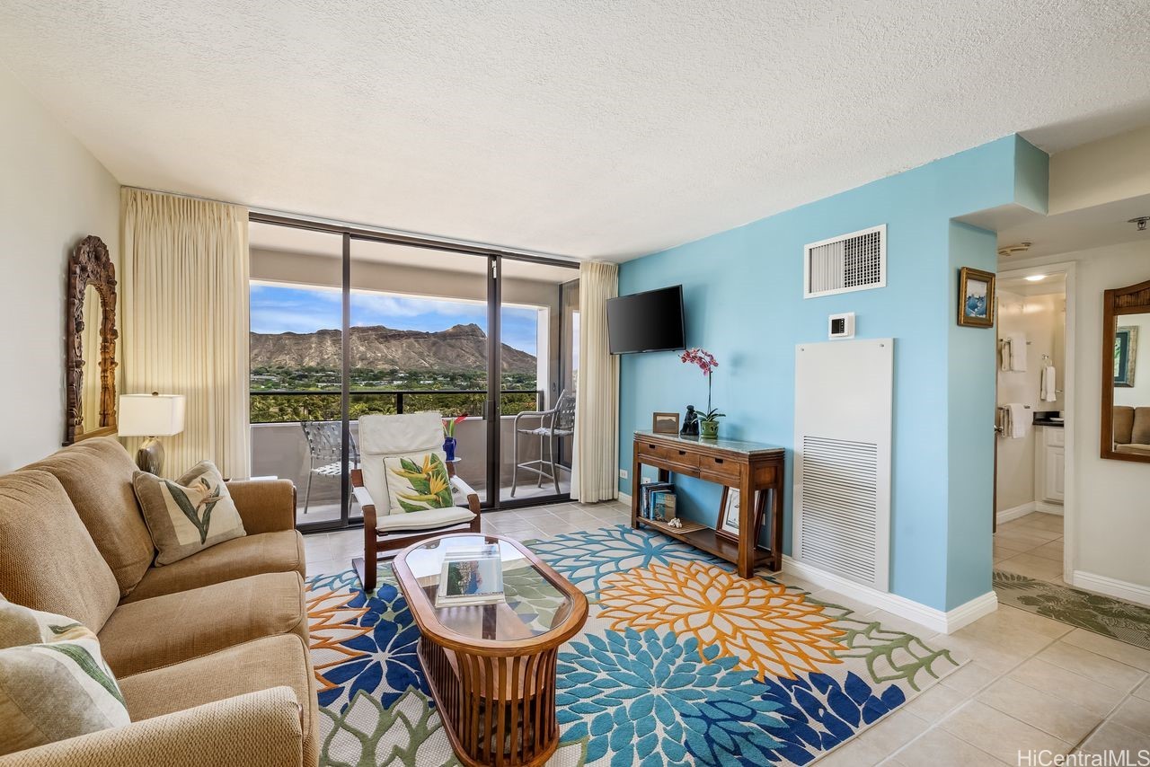 229 Paoakalani Avenue 1014