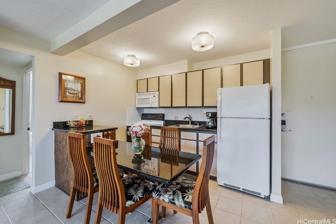 229 Paoakalani Avenue 1014