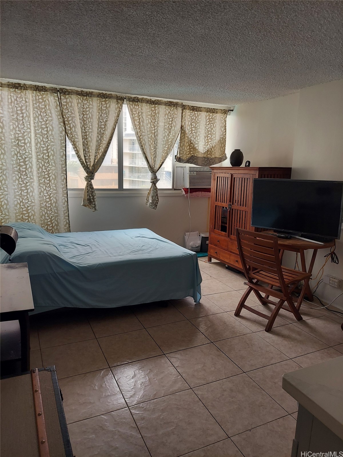 134 Kapahulu Avenue 405