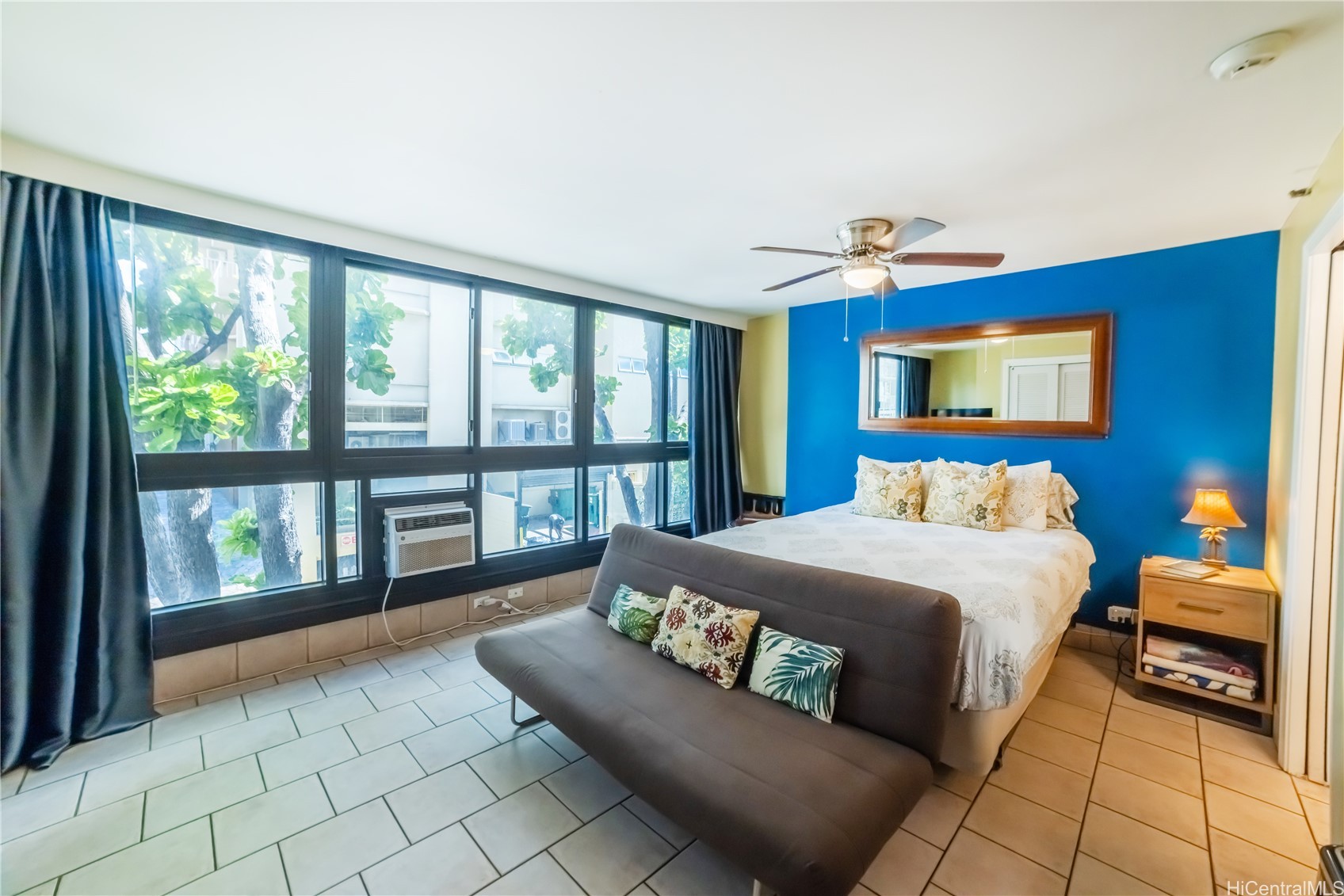 134 Kapahulu Avenue 219
