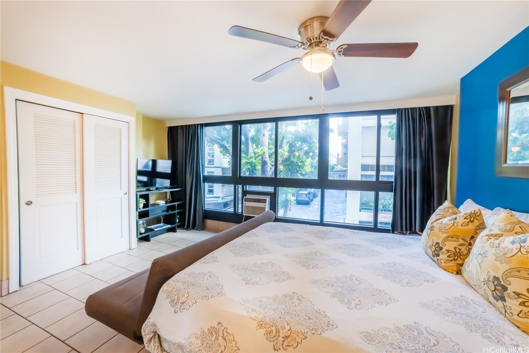 134 Kapahulu Avenue 219