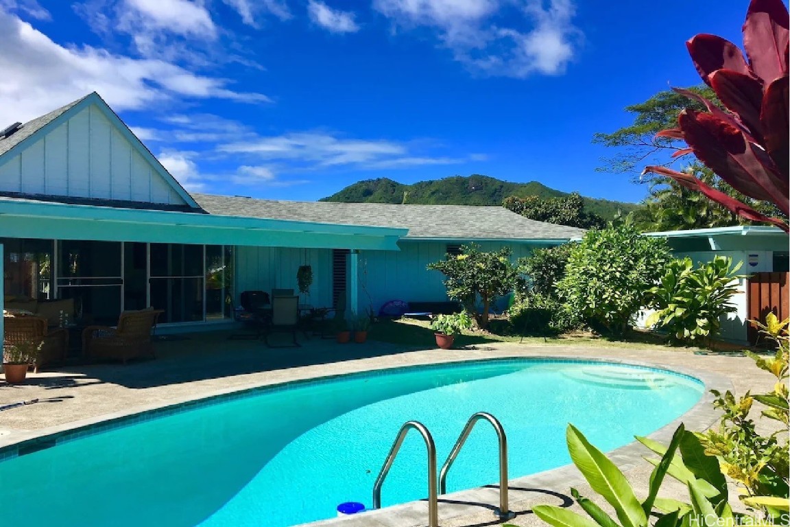 Olomana Residential Lease