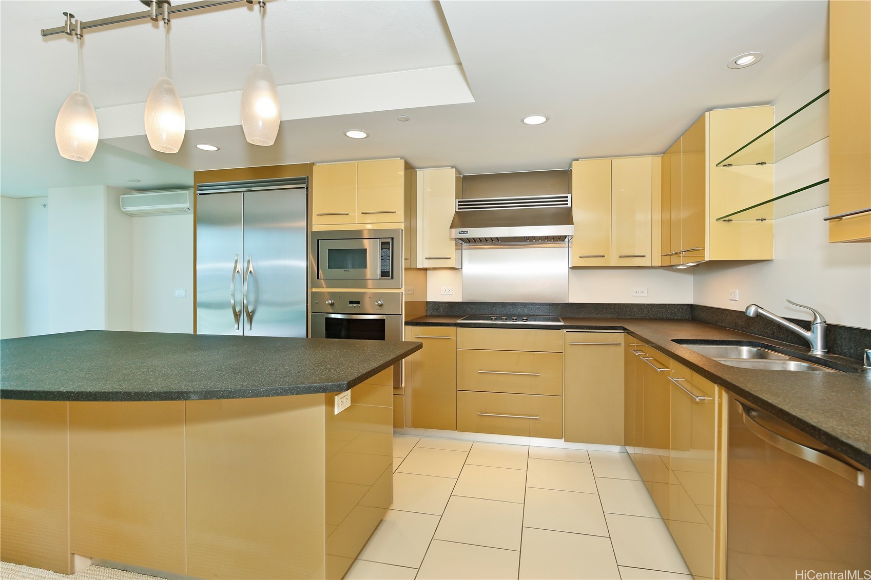 1200 Queen Emma Street 3411