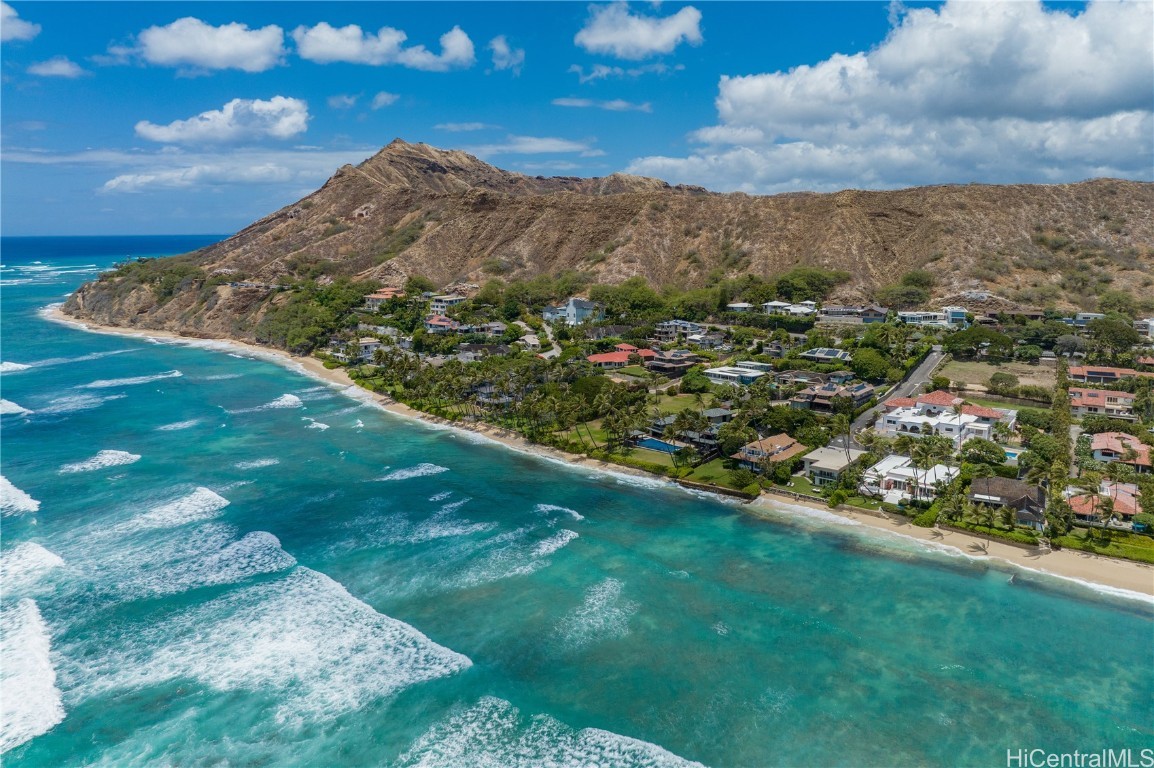 3735 Diamond Head Road A