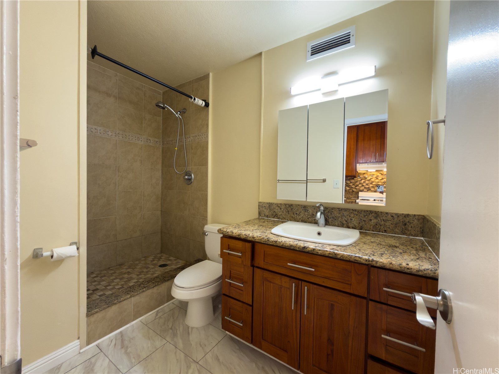 425 Ena Road C202