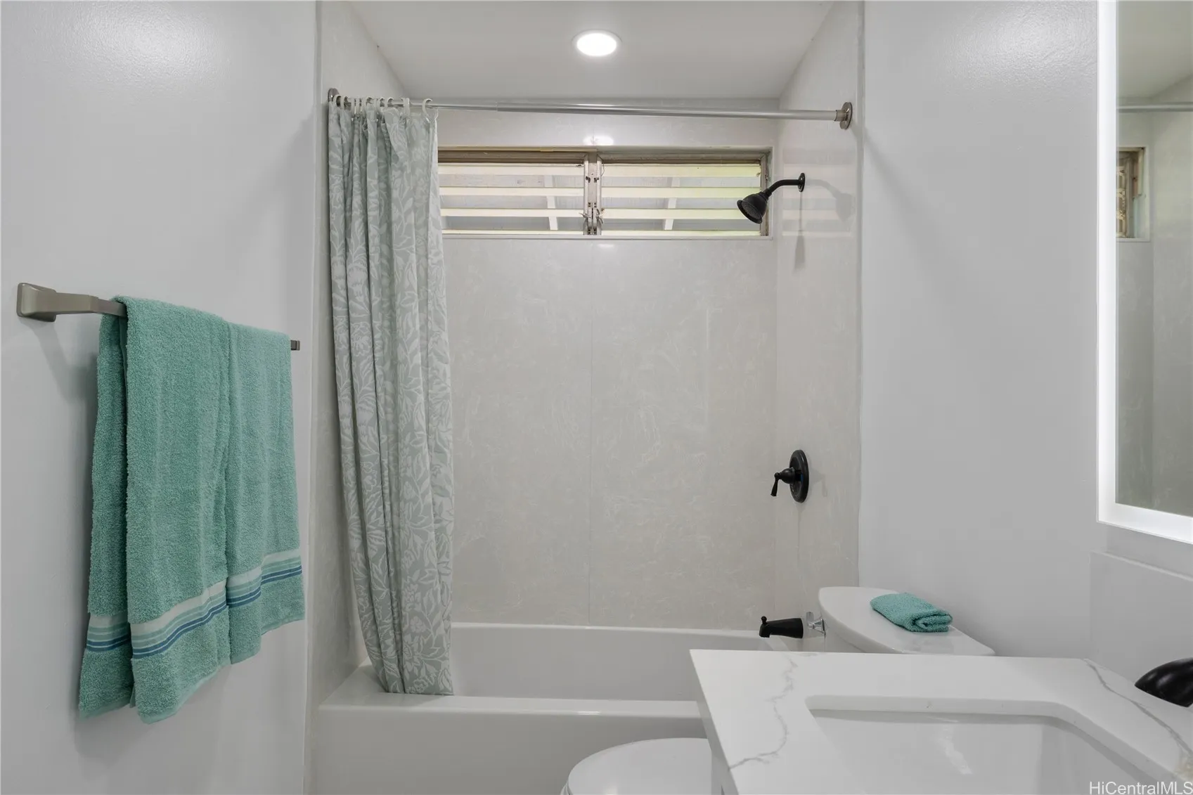 Mililani, Hawaii 96789, United States, 3 Bedrooms Bedrooms, ,2 BathroomsBathrooms,Residential,Active,177312