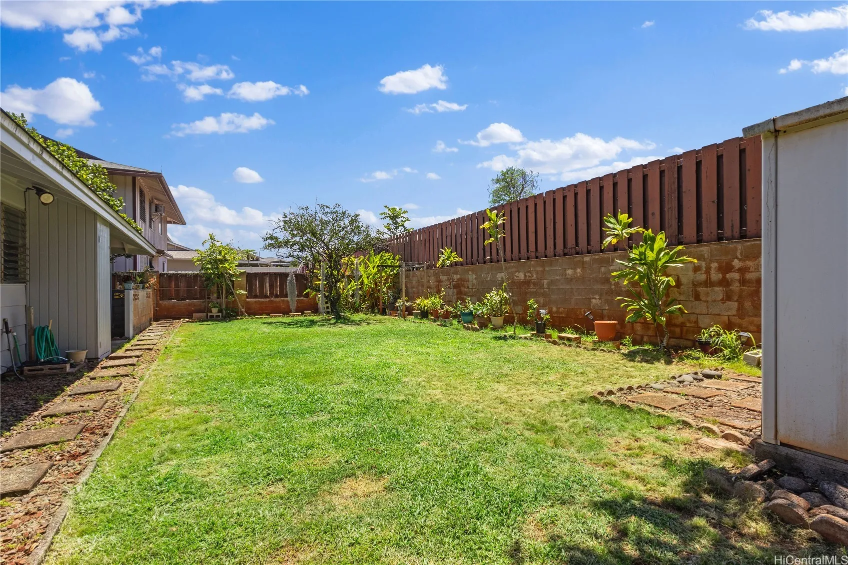 Mililani, Hawaii 96789, United States, 3 Bedrooms Bedrooms, ,2 BathroomsBathrooms,Residential,Active,177312