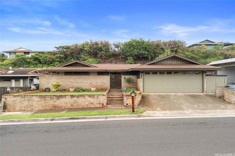 4758 Likini Street Honolulu HI 96818