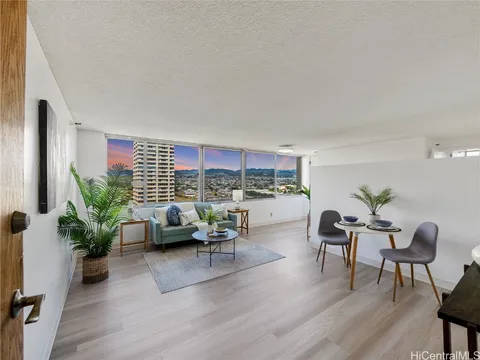 MLS: 202507935