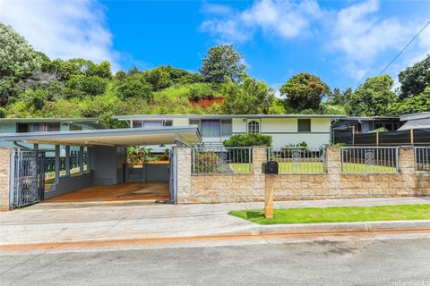 Photo of 95-202 Wailawa Street, Mililani, HI 96789 (MLS # 202610569)