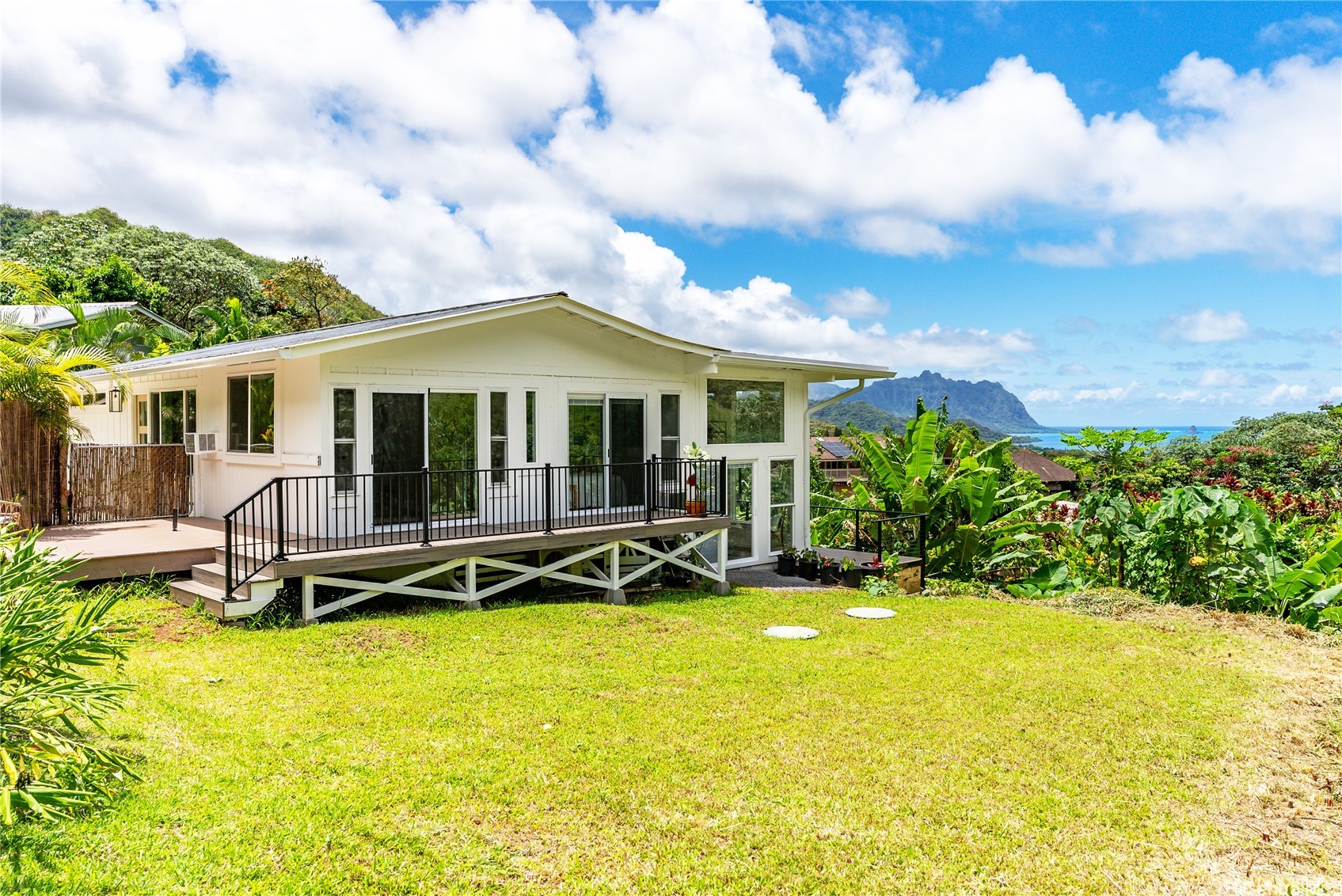 Kahaluu Hillside Home Residence