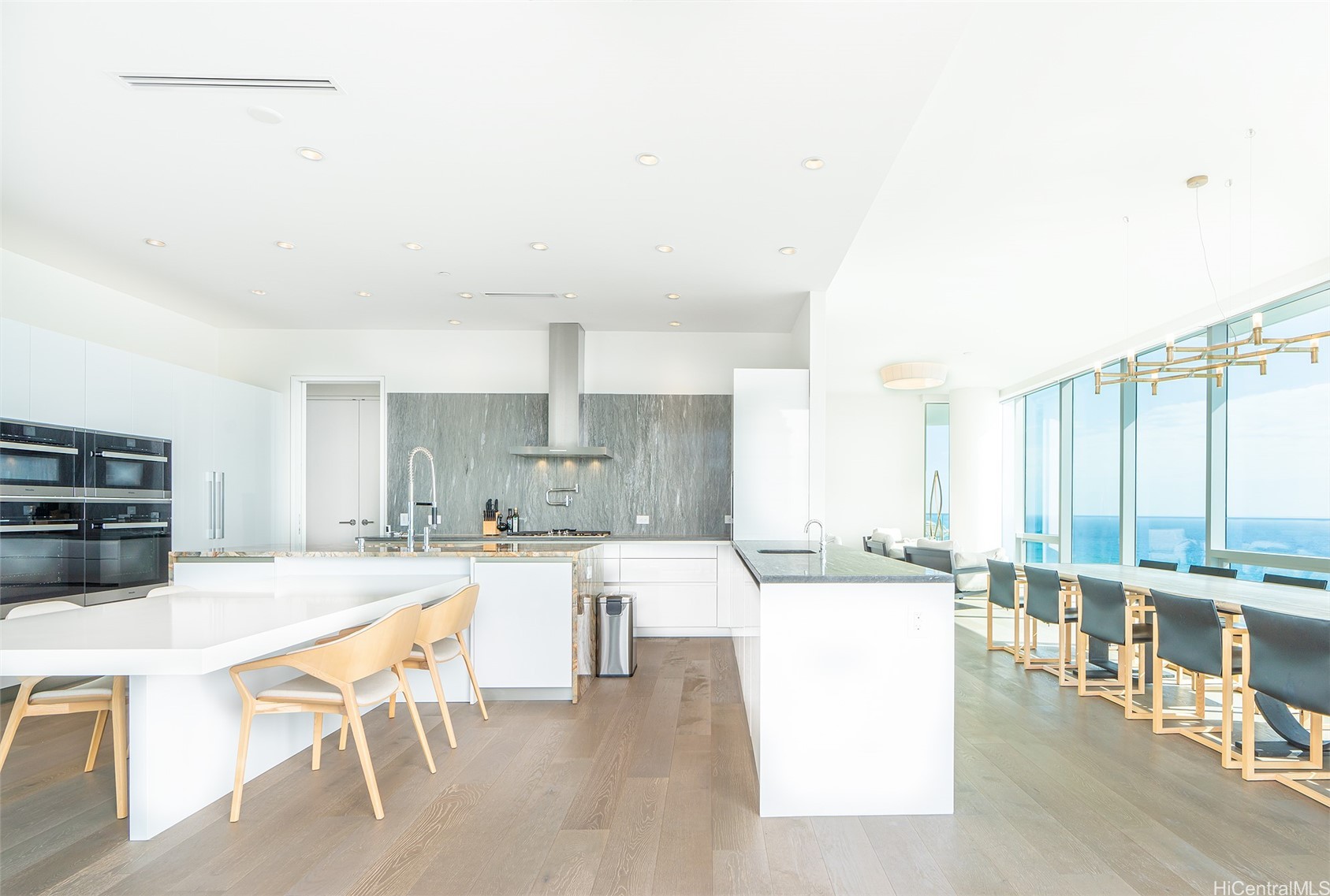 1118 Ala Moana Boulevard 3401