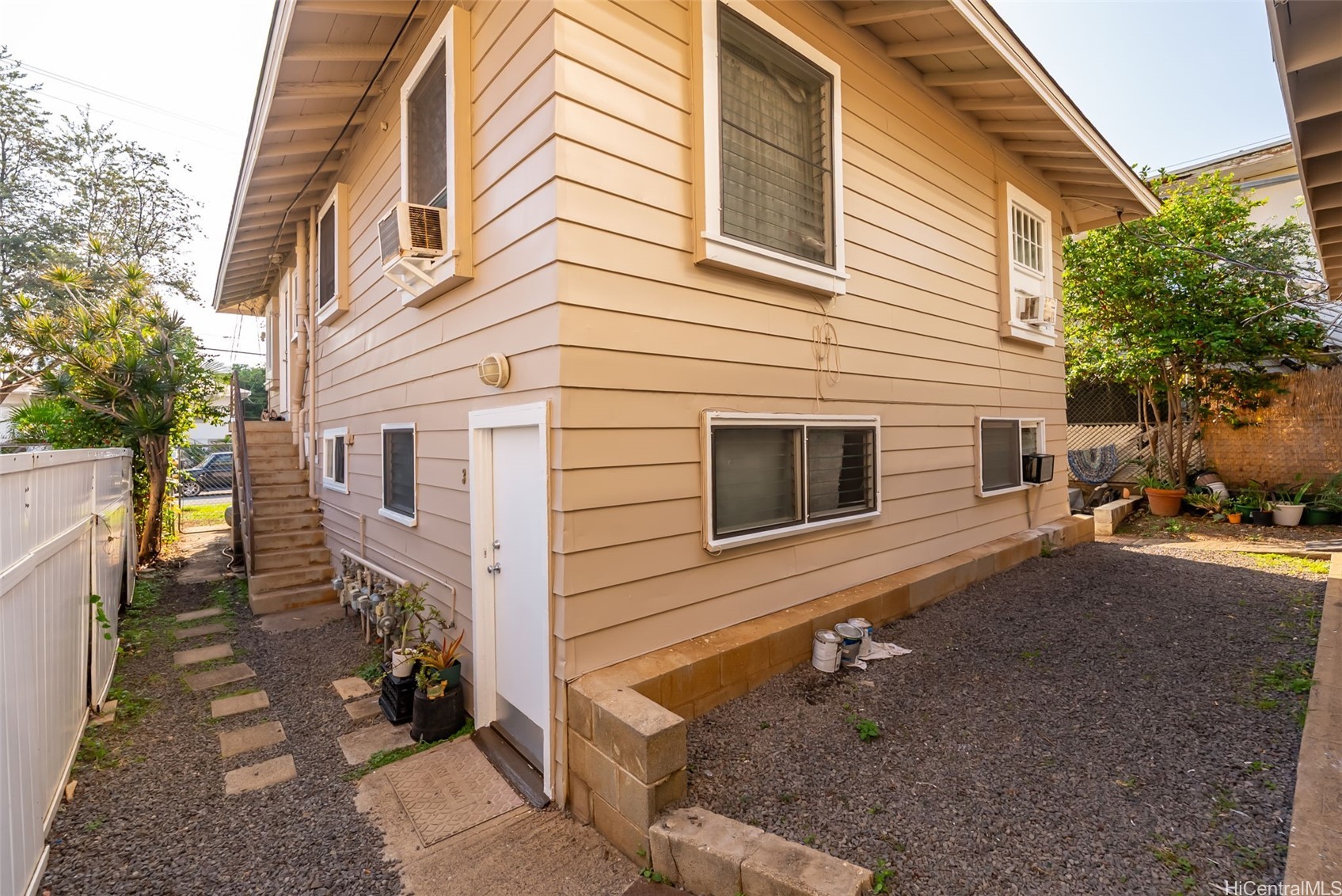 1812 Algaroba Street