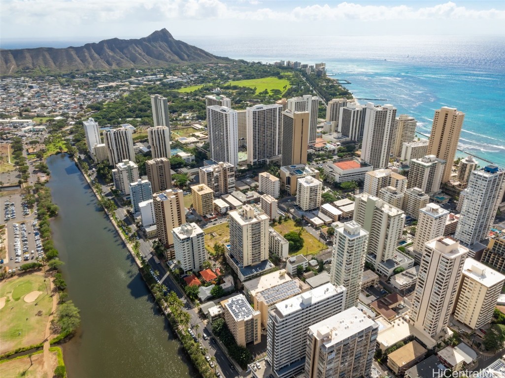 Ainahau Gardens Condominium