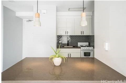445 Kaiolu Street 812