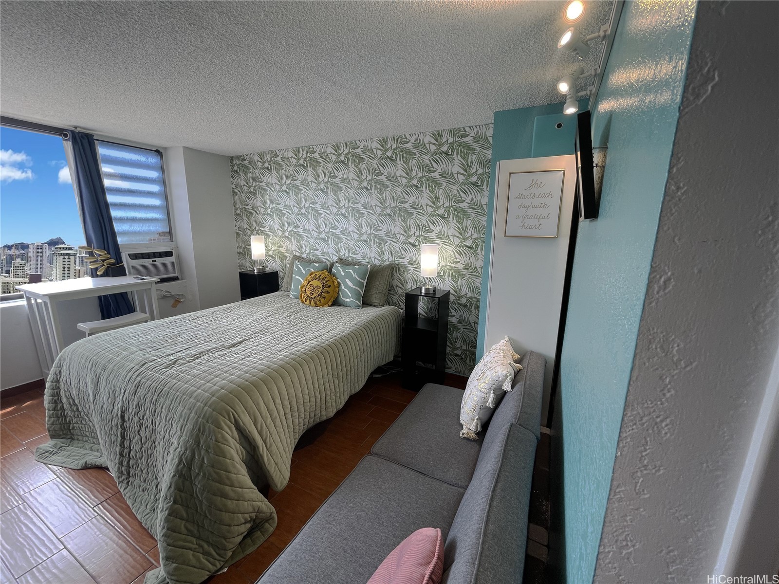 444 Niu Street 2513