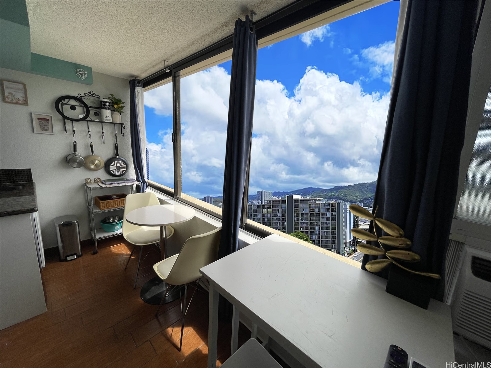 444 Niu Street 2513