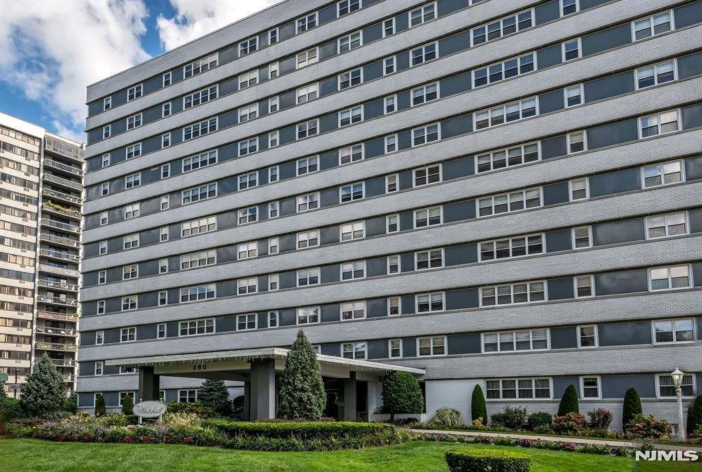 Photo of 280 Prospect Avenue #1B, Hackensack, NJ 07601 (MLS # 25042991)