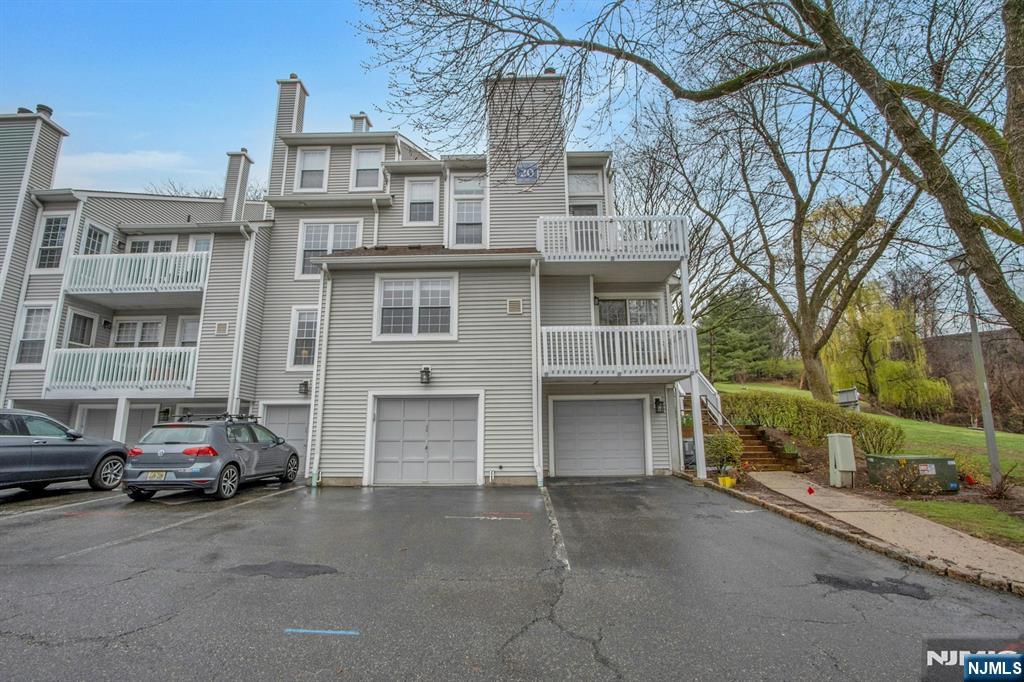 43 Regency Circle