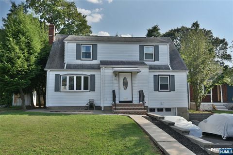 Photo of 176 Harding Pl, Maywood, NJ 07607 (MLS # 26015042)