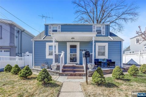 38 Henry Street Elmwood Park NJ 07407