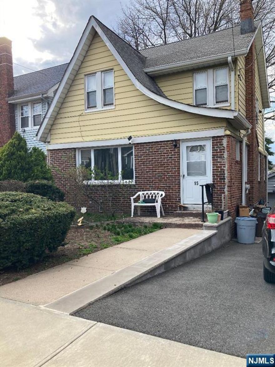 Unique investment opportunity on a dead-end street. Live in 1 unit and rent the other. Currently 2 long term tenants. Owner pays heat & hot water. Tenant pays electric. Close to shopping and Routes 21, Rt 3, & 17. Approximately 15 minutes to NYC.