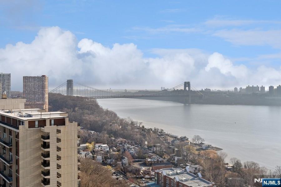 6 Horizon Road # 1801