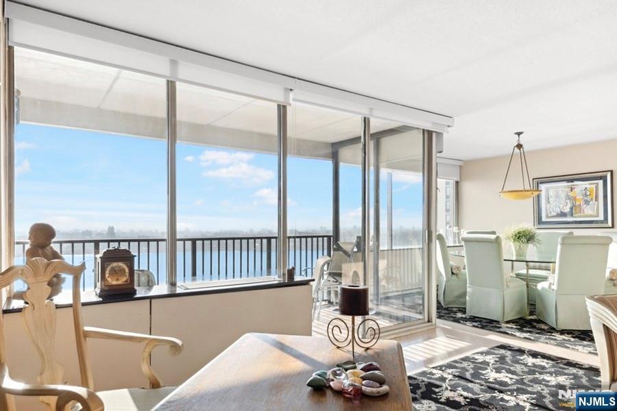 6 Horizon Road # 1801