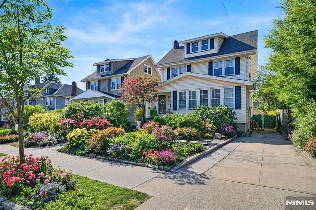 Photo of 406 Lincoln Avenue, Rutherford, NJ 07070 (MLS # 26009924)