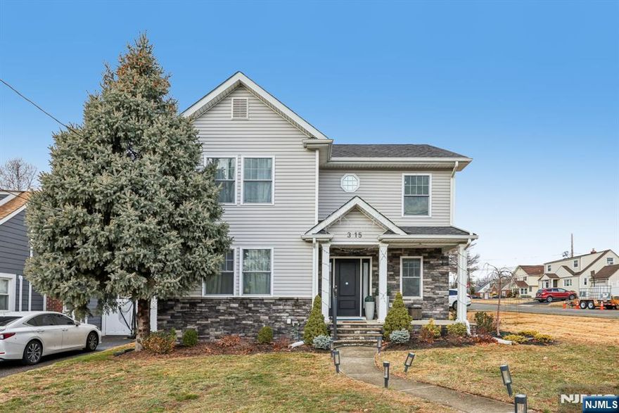 Beautiful, move-in ready Fair Lawn colonial for rent, ideally located near shopping, schools, and public transportation. This bright and inviting home offers comfortable living space with a functional layout and abundant natural light. Features include a spacious living area, updated kitchen, and generously sized bedrooms with ample closet space. Enjoy a quiet residential setting while remaining close to everything Fair Lawn has to offer. Perfect for tenants seeking comfort, convenience, and easy commuting.