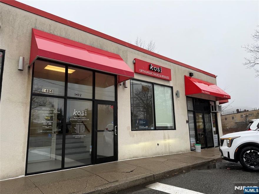Prime retail space in Fort Lee on Bergen Blvd. Neighboring tenants include 7/11, Menya Sandaime, and more. All retails businesses available. Contact agent directly for more information.