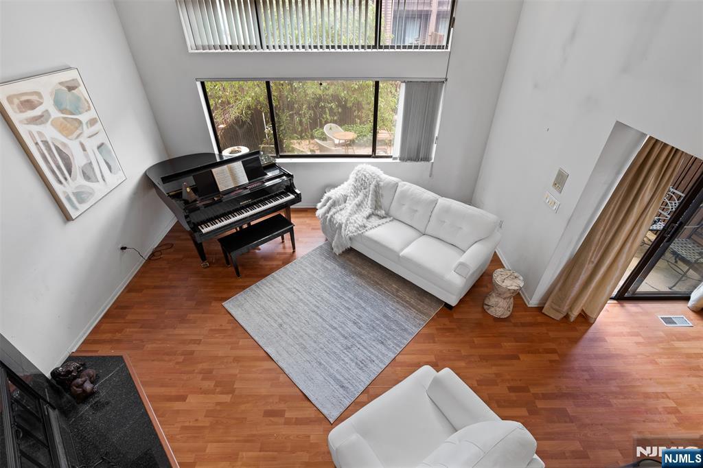 42 Lexington Court 42C