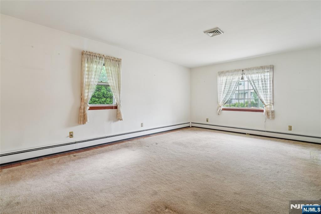 3 Lakeview Drive
