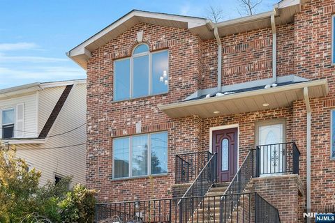 Photo of 573 Kearney Avenue #C0573, Cliffside Park, NJ 07010 (MLS # 26006836)