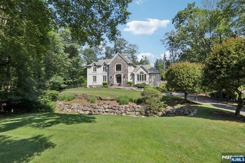 Photo of 760 Smoke Hollow Trail, Franklin Lakes, NJ 07417 (MLS # 25023417)