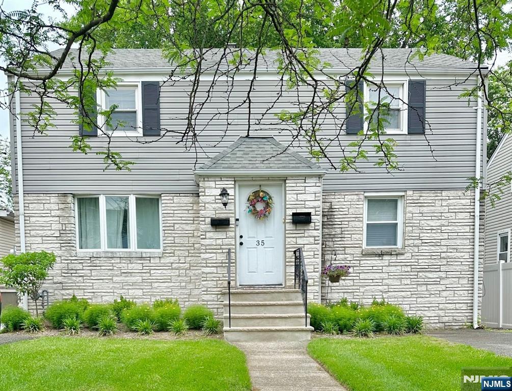35 Macarthur Avenue
