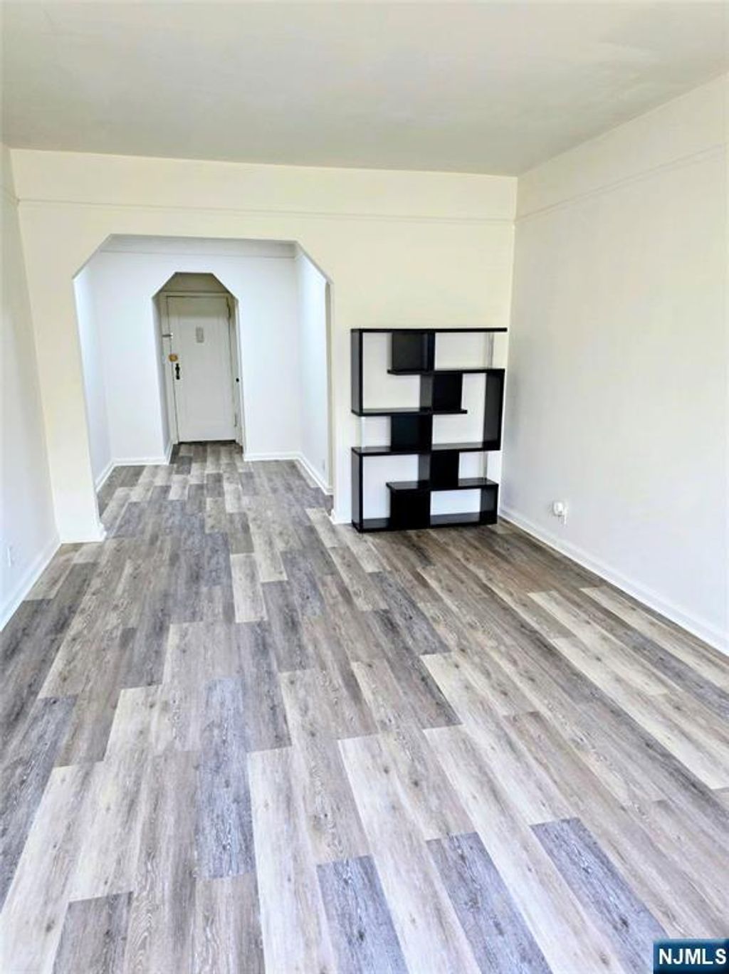 Photo of 975995 Teaneck Rd #1M, Teaneck, NJ 07666 (MLS # 26002443)