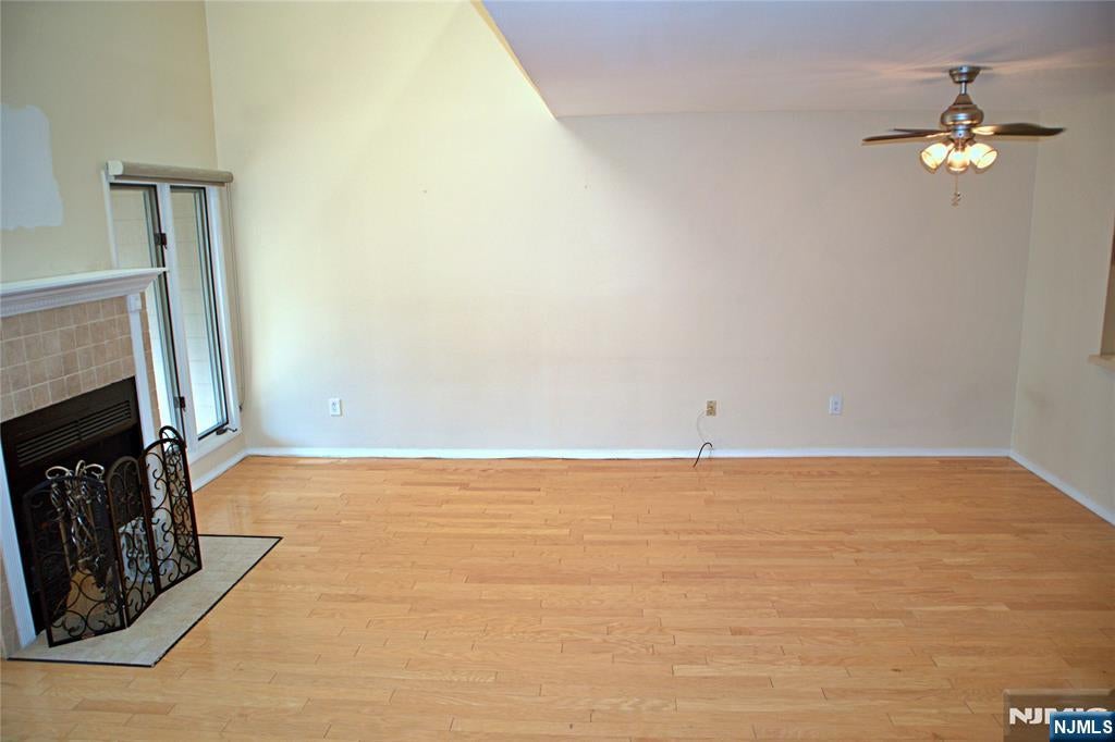 910 River Renaissance C10