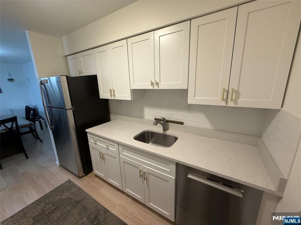 250 Grant Avenue C38