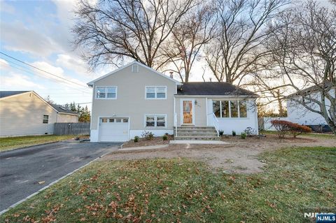 Photo of 3842 Northern Dr, Fair Lawn, NJ 07410 (MLS # 25042752)