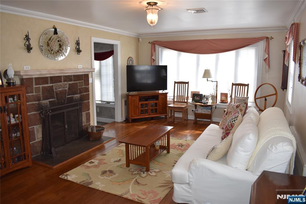 668 Hillsdale Avenue