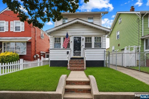 Photo of 7 Laurel Place, East Rutherford, NJ 07073 (MLS # 26031305)