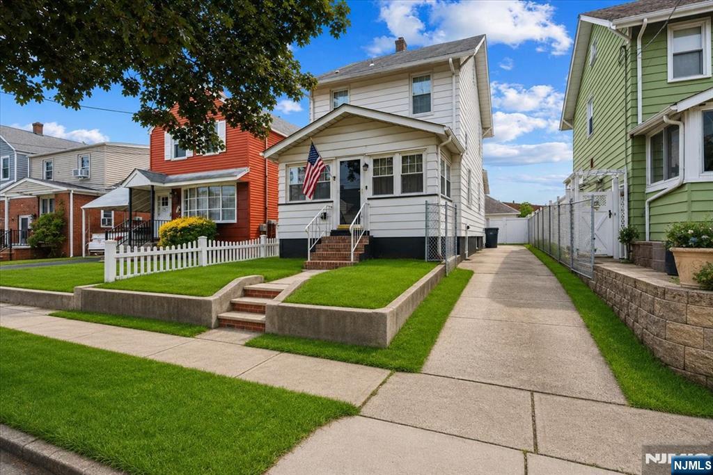 7 Laurel Place