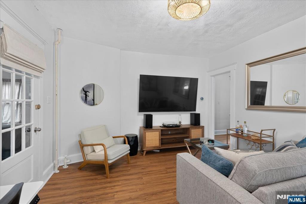 7 Laurel Place