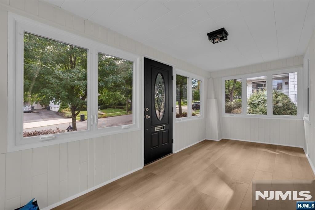 51 Sunset Avenue