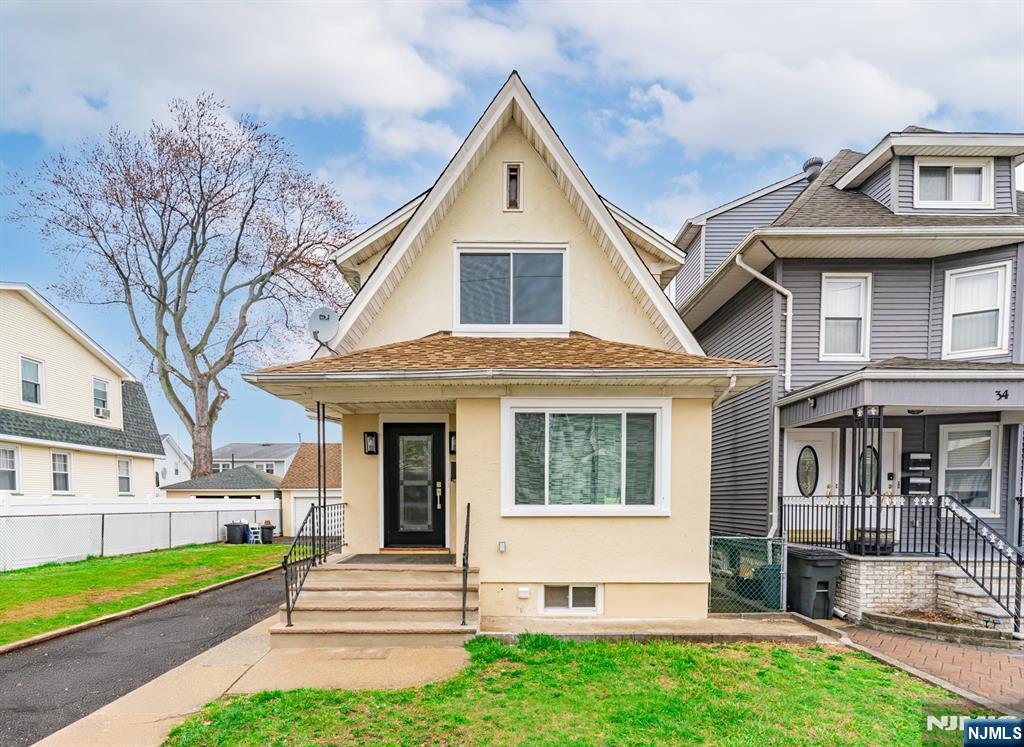 Rental Property at 36 Melrose Ave 1, North Arlington, New Jersey - Bedrooms: 2 
Bathrooms: 1 
Rooms: 4  - $2,500 MO.