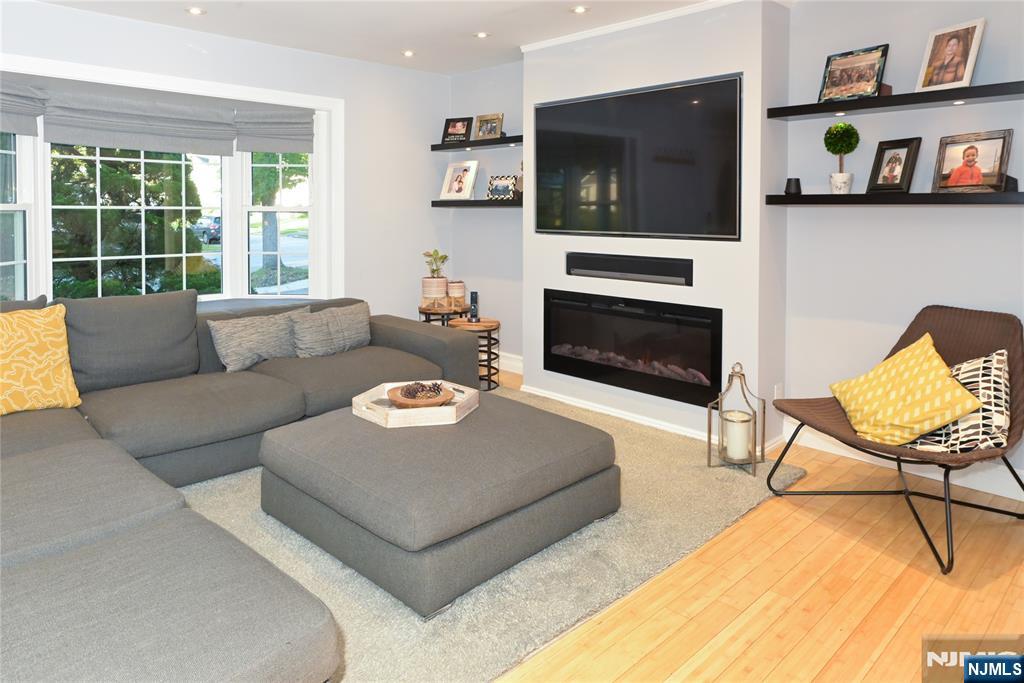 327 Van Saun Drive