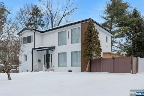 Photo of 27 Knickerbocker Road, Closter, NJ 07624 (MLS # 26004305)