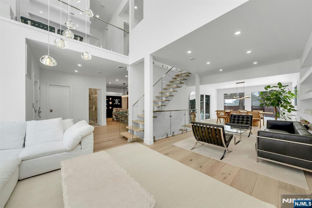 27 Knickerbocker Road