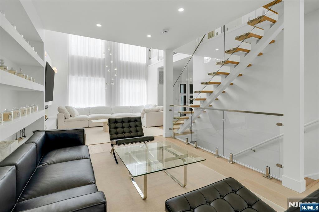 27 Knickerbocker Road